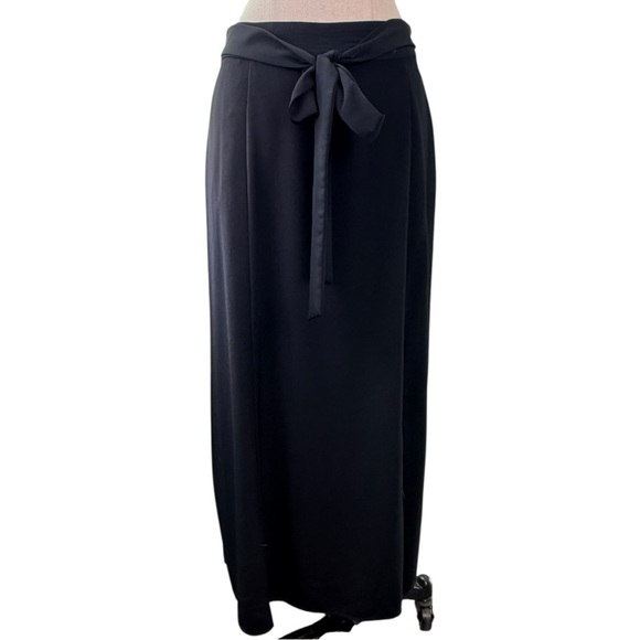 Liz Claiborne Dresses & Skirts - Liz Claiborne Elegant Black Maxi Skirt with Bow Detail